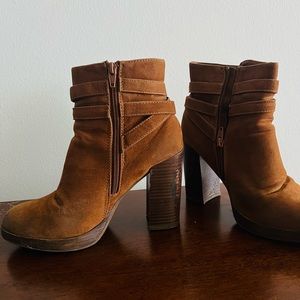 Suede brown boots